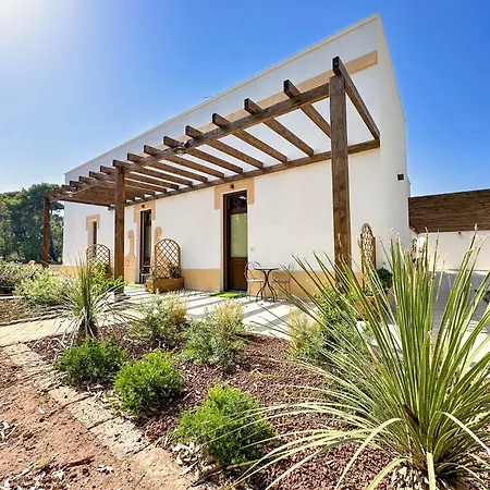 Masseria Lu Monaco Фермерский дом Мелендуньо