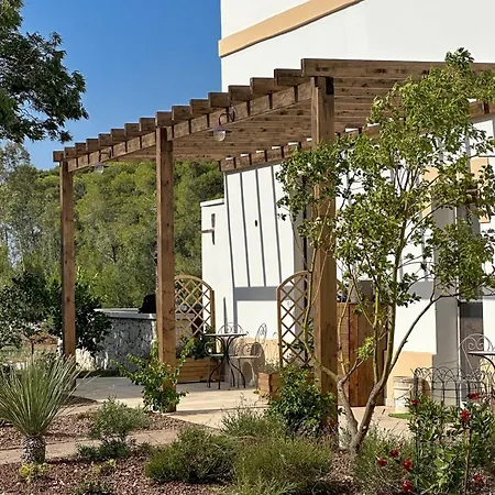 Masseria Lu Monaco Фермерский дом Мелендуньо